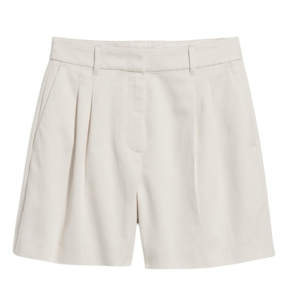 Old Navy Extra High-Waisted Taylor
Trouser Shorts 5-inch inseam Size 3X New - Picture 4 of 13